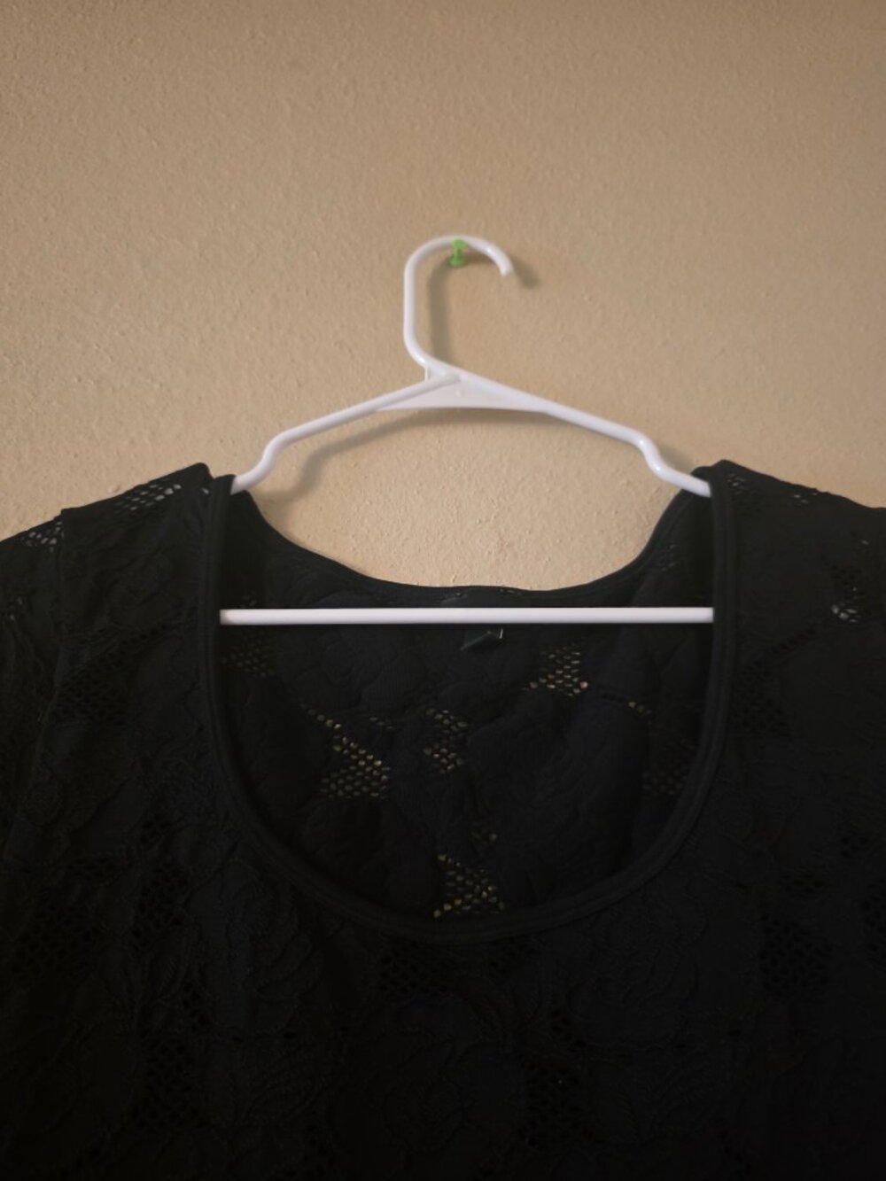 Torrid Size 1X Black Seamless Scoop Crop Top - Picture 4 of 5